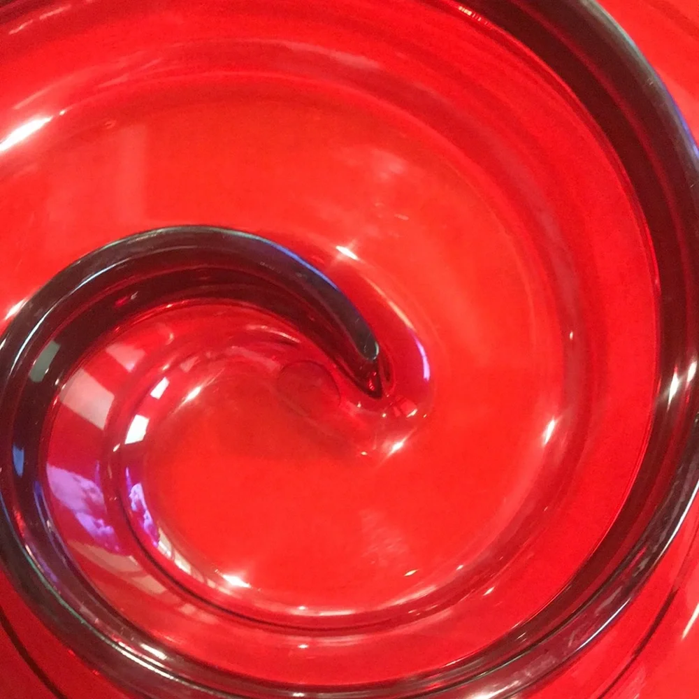 Tray Red Round Swirl Plastic Tray